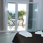 アパート Thasos Seaside Serenity - Seaview & Garden Nests アストリス