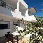 アパート Thasos Seaside Serenity - Seaview & Garden Nests アストリス